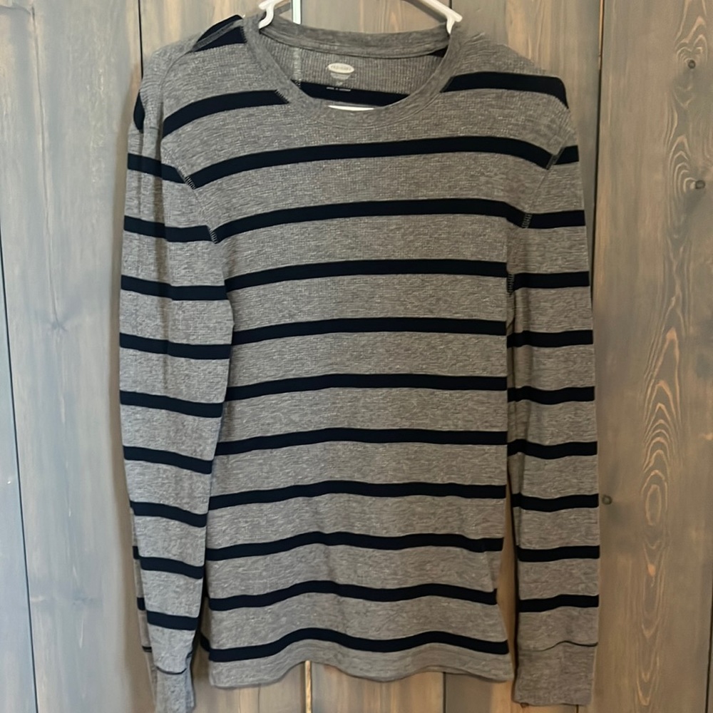Men’s Small Old Navy Long Sleeve Thermal style shirt